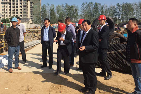 劉國民董事長視察永誠建筑公司承建的重點工程