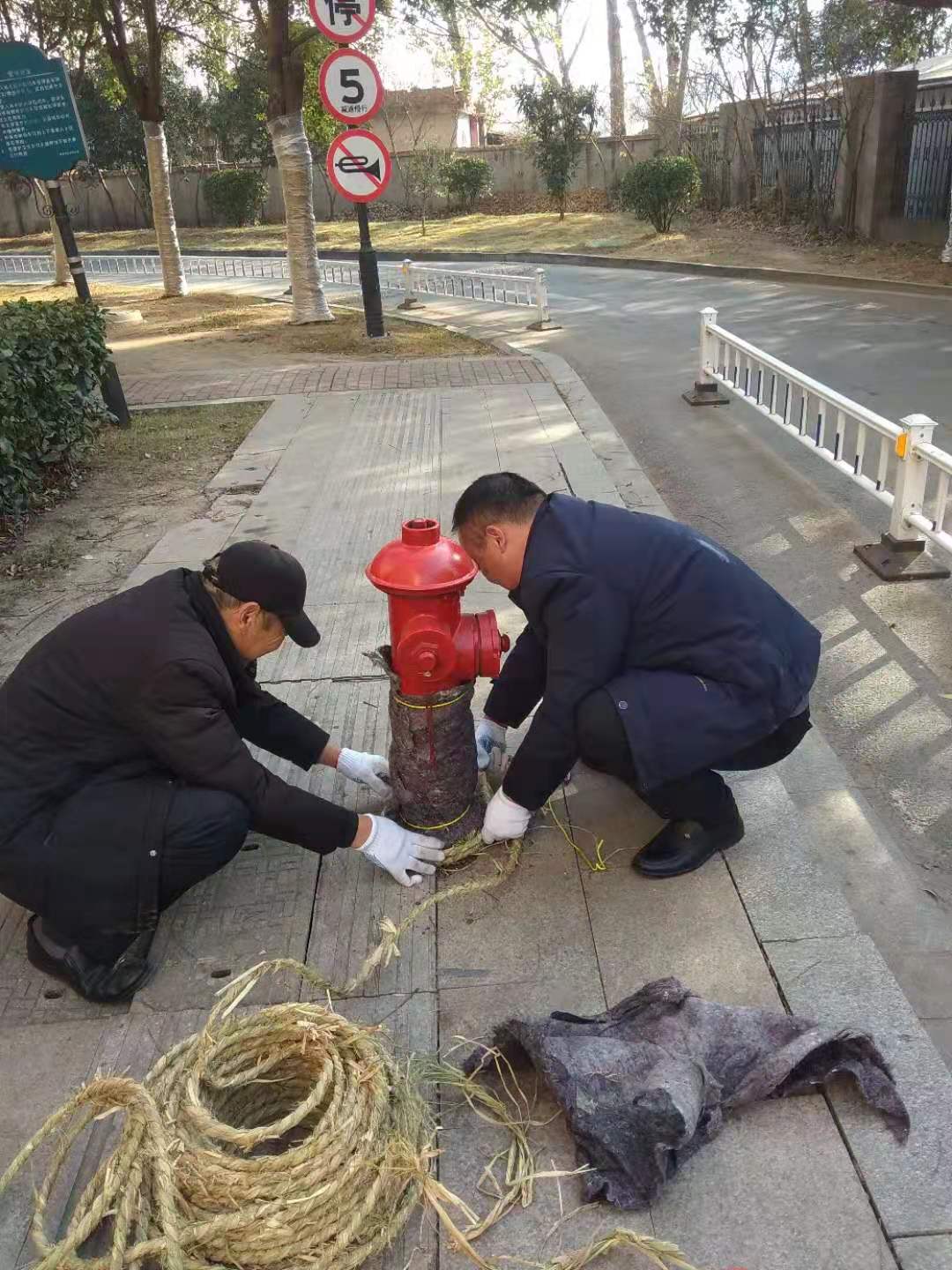 給設施設備穿冬裝——東方帝景城提前做防寒防凍工作
