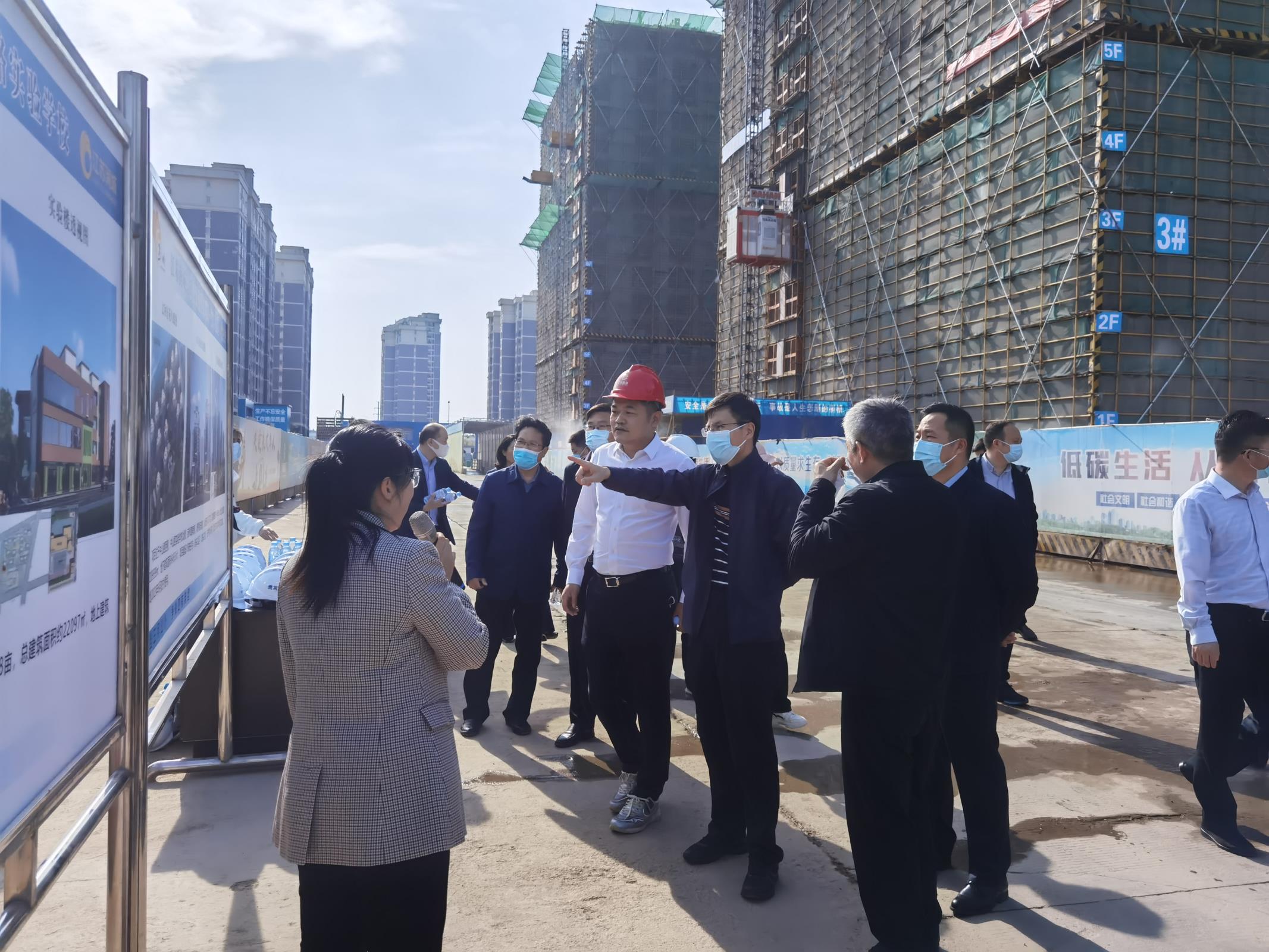 邳州市市委常委、副市長伏旭蒞臨文和佳苑建設項目調研工作